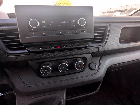 RENAULT Trafic Fg L1H1 2T8 2.0 Blue dCi 130ch Confort - Miniature 16