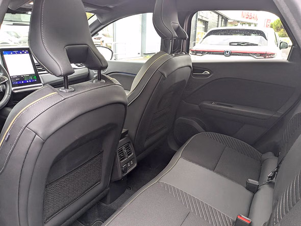 RENAULT Symbioz 1.6 E-Tech full hybrid 145ch Iconic - Miniature 9