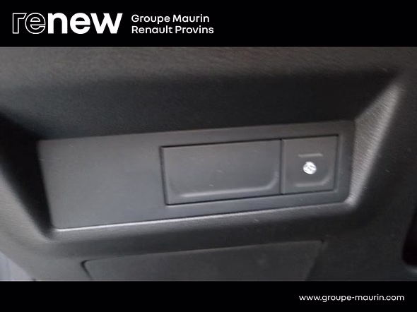 RENAULT Captur 1.6 E-Tech hybride rechargeable 160ch Initiale Paris -21 - Miniature 31