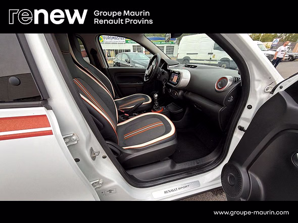RENAULT Twingo 0.9 TCe 110ch GT - Miniature 16
