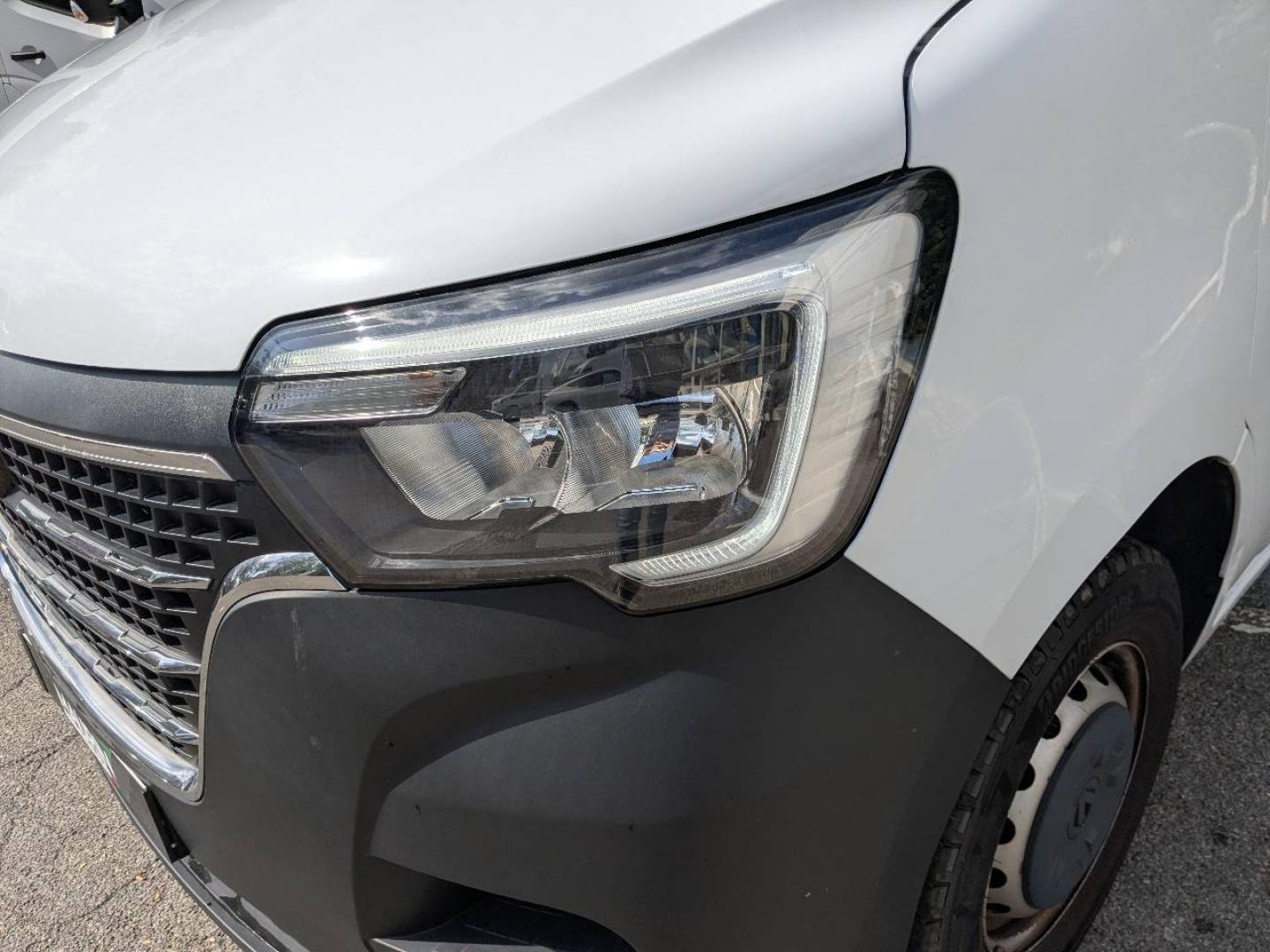 RENAULT Master Fg F3500 L2H3 2.3 dCi 135ch Grand Confort E6 16241.67€ ht - Photo 3