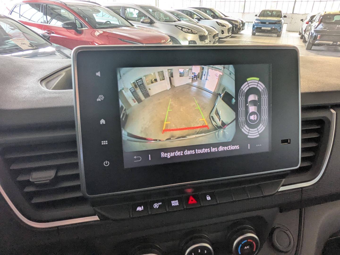 RENAULT Trafic Fg L1H1 3T 2.0 Blue dCi 170ch Advance EDC -24 - Photo 9