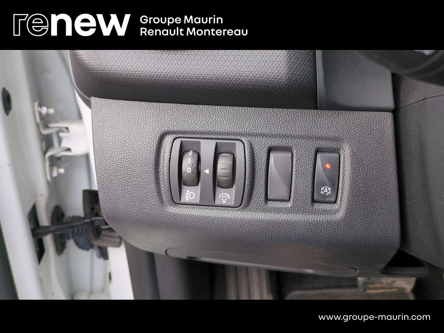 RENAULT Clio 1.2 TCe 120ch energy Intens EDC 5p - Photo 21