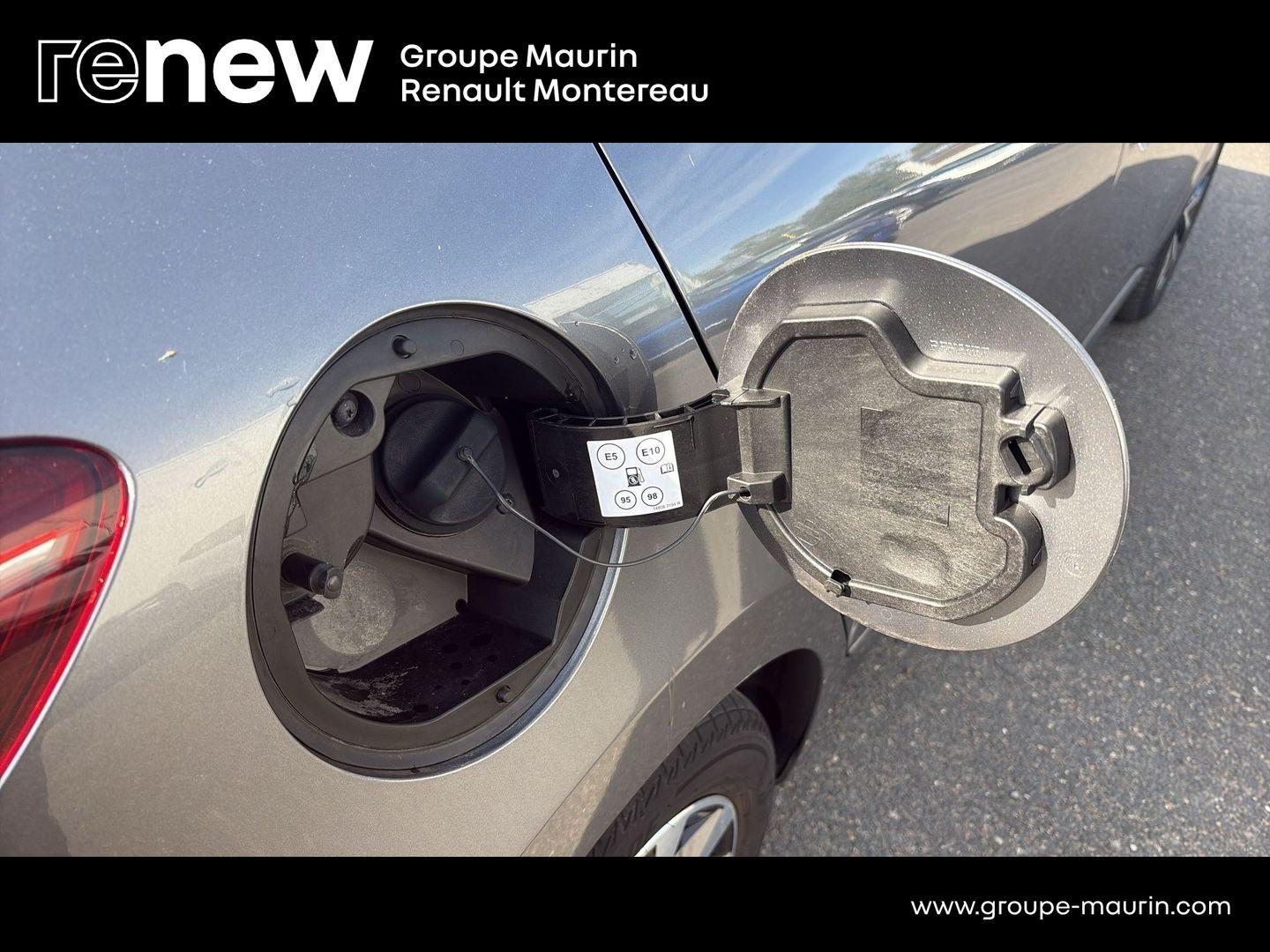 RENAULT Clio 1.6 E-Tech 145ch full hybrid Techno - Photo 17