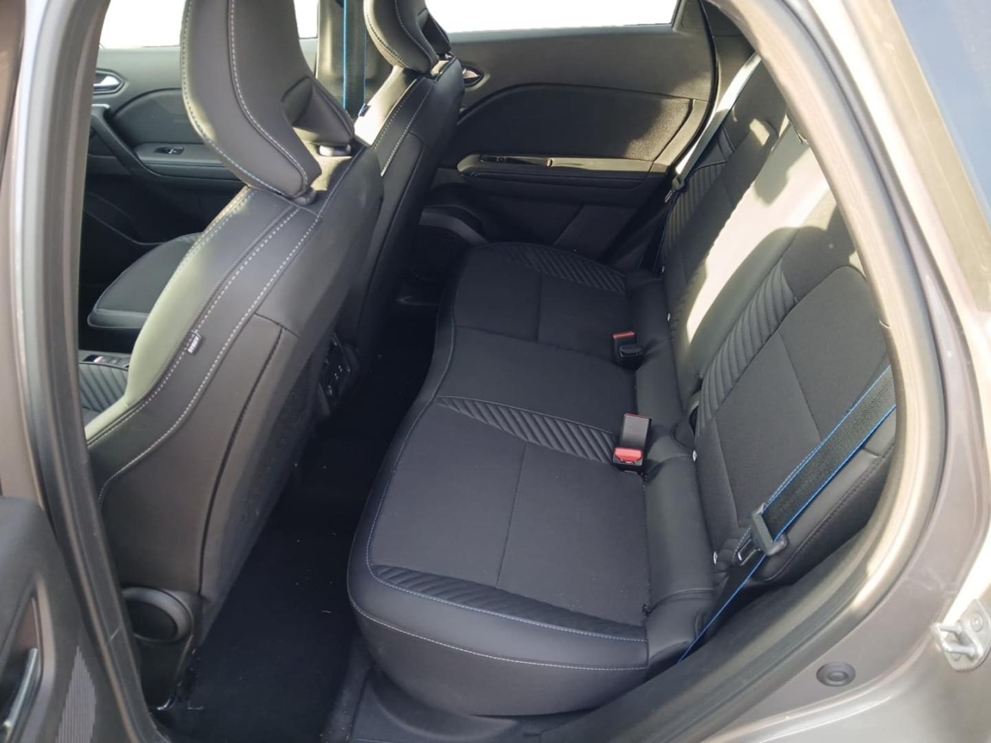 RENAULT Captur 1.8 E-Tech full hybrid 160ch esprit Alpine - 26 - Photo 11