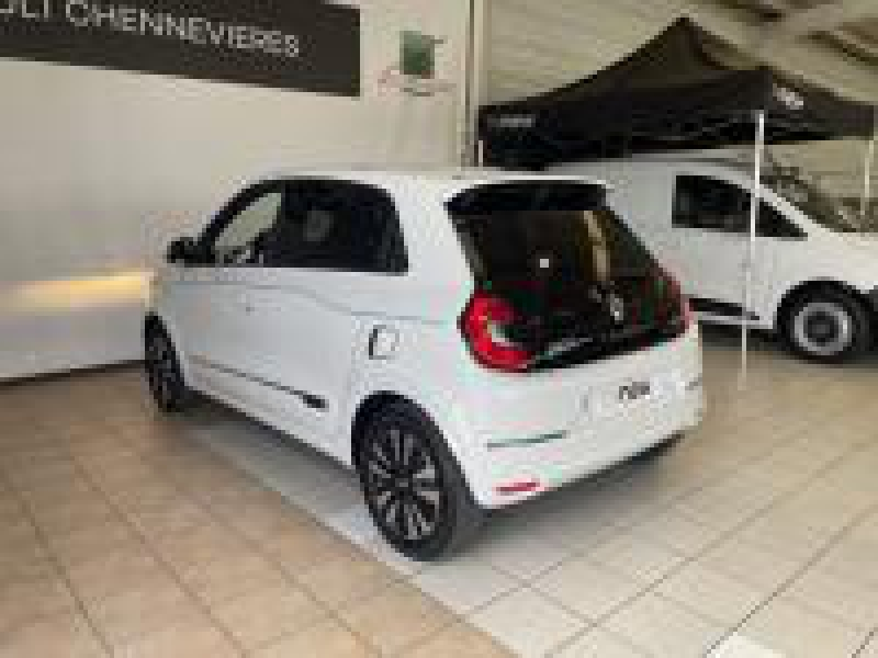 RENAULT Twingo d’occasion à vendre à CHENNEVIÈRES-SUR-MARNE chez ADP - SOVEA 94 (Photo 5)