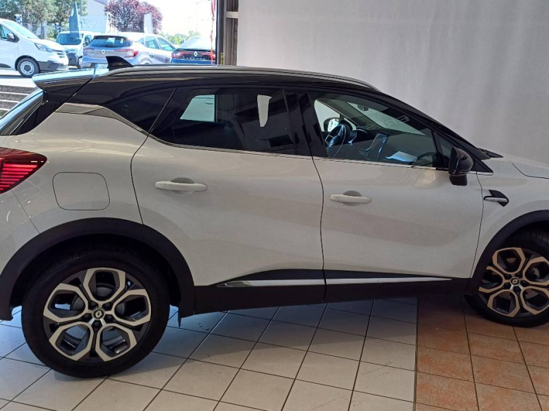 RENAULT Captur d’occasion à vendre à CHENNEVIÈRES-SUR-MARNE chez ADP - SOVEA 94 (Photo 12)