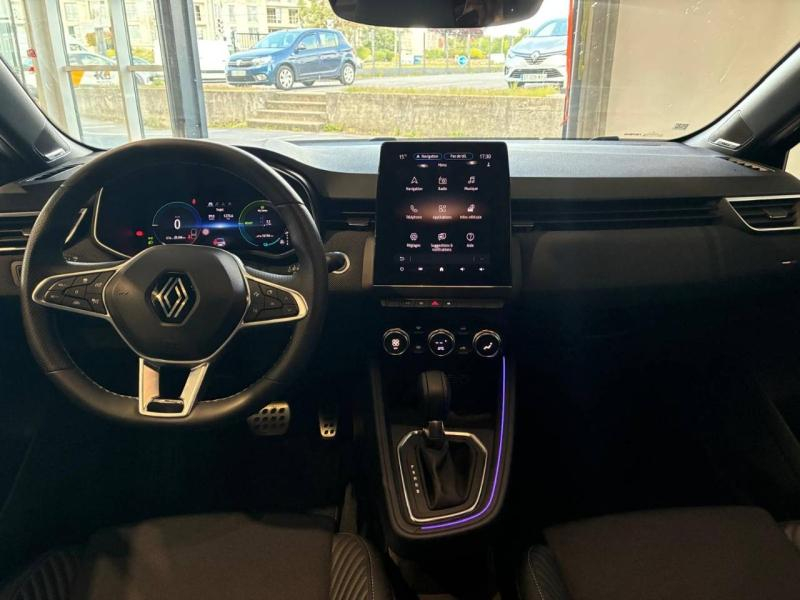 RENAULT Clio d’occasion à vendre à CHENNEVIÈRES-SUR-MARNE chez ADP - SOVEA 94 (Photo 3)