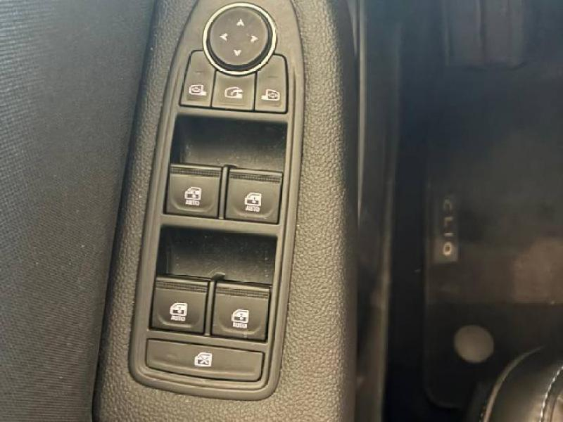 RENAULT Clio d’occasion à vendre à CHENNEVIÈRES-SUR-MARNE chez ADP - SOVEA 94 (Photo 7)