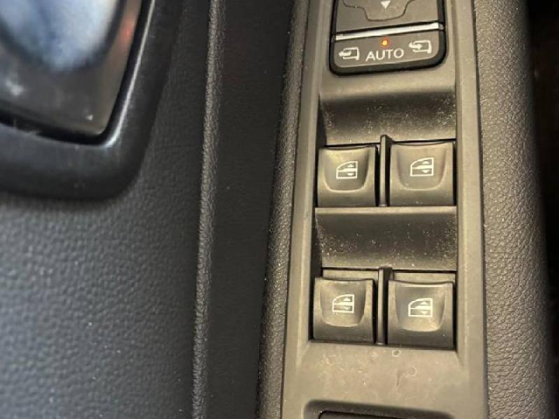 RENAULT Captur d’occasion à vendre à CHENNEVIÈRES-SUR-MARNE chez ADP - SOVEA 94 (Photo 4)