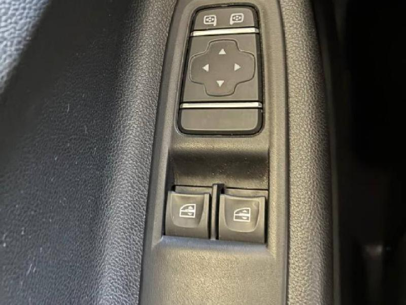 RENAULT Zoe d’occasion à vendre à CHENNEVIÈRES-SUR-MARNE chez ADP - SOVEA 94 (Photo 3)