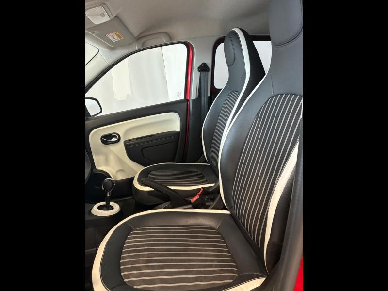 RENAULT Twingo d’occasion à vendre à CHENNEVIÈRES-SUR-MARNE chez ADP - SOVEA 94 (Photo 8)
