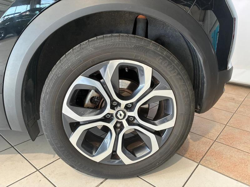 RENAULT Captur d’occasion à vendre à CHENNEVIÈRES-SUR-MARNE chez ADP - SOVEA 94 (Photo 3)