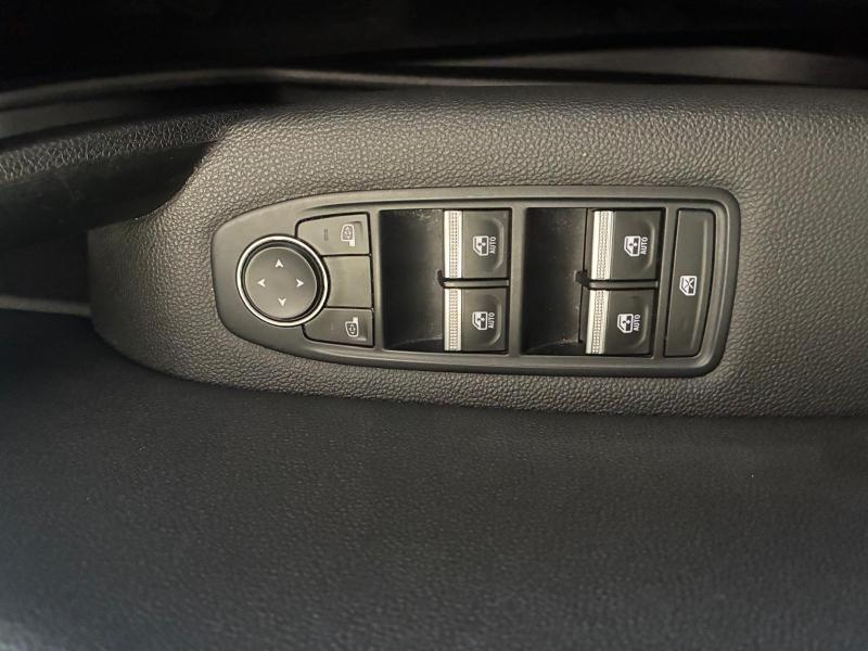 RENAULT Captur d’occasion à vendre à CHENNEVIÈRES-SUR-MARNE chez ADP - SOVEA 94 (Photo 4)