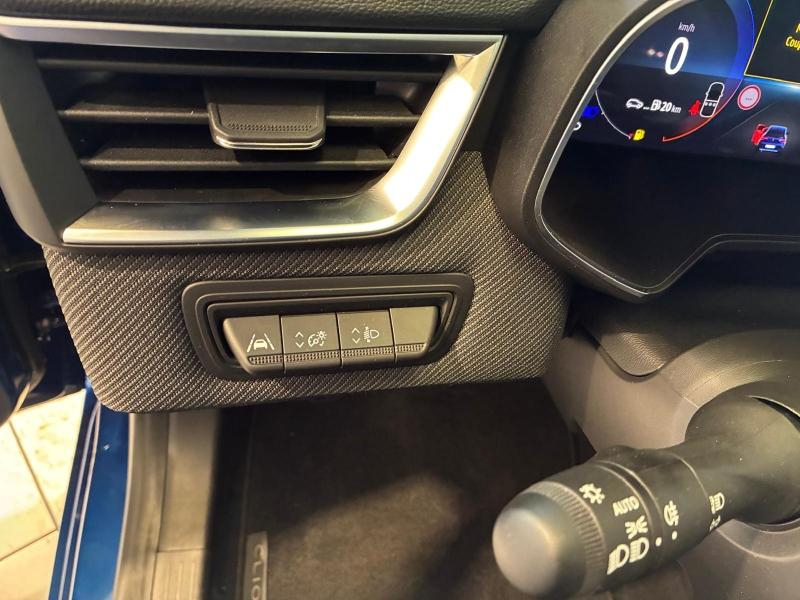 RENAULT Clio d’occasion à vendre à CHENNEVIÈRES-SUR-MARNE chez ADP - SOVEA 94 (Photo 16)