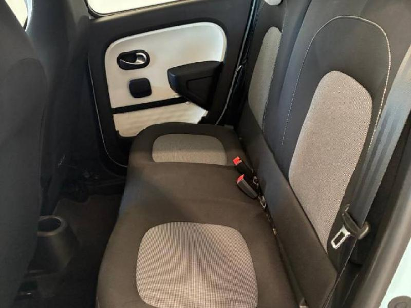 RENAULT Twingo d’occasion à vendre à CHENNEVIÈRES-SUR-MARNE chez ADP - SOVEA 94 (Photo 4)