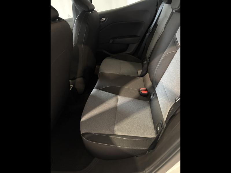 RENAULT Clio d’occasion à vendre à CHENNEVIÈRES-SUR-MARNE chez ADP - SOVEA 94 (Photo 8)