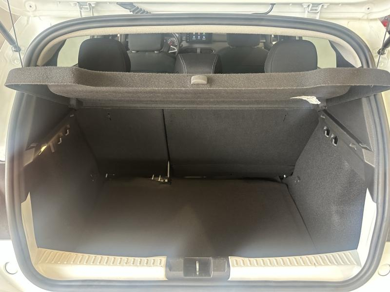 DACIA Sandero d’occasion à vendre à CHENNEVIÈRES-SUR-MARNE chez ADP - SOVEA 94 (Photo 18)