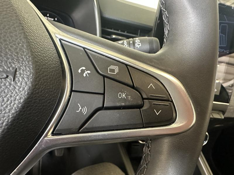 RENAULT Clio d’occasion à vendre à CHENNEVIÈRES-SUR-MARNE chez ADP - SOVEA 94 (Photo 18)