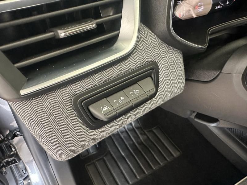 RENAULT Clio d’occasion à vendre à CHENNEVIÈRES-SUR-MARNE chez ADP - SOVEA 94 (Photo 20)