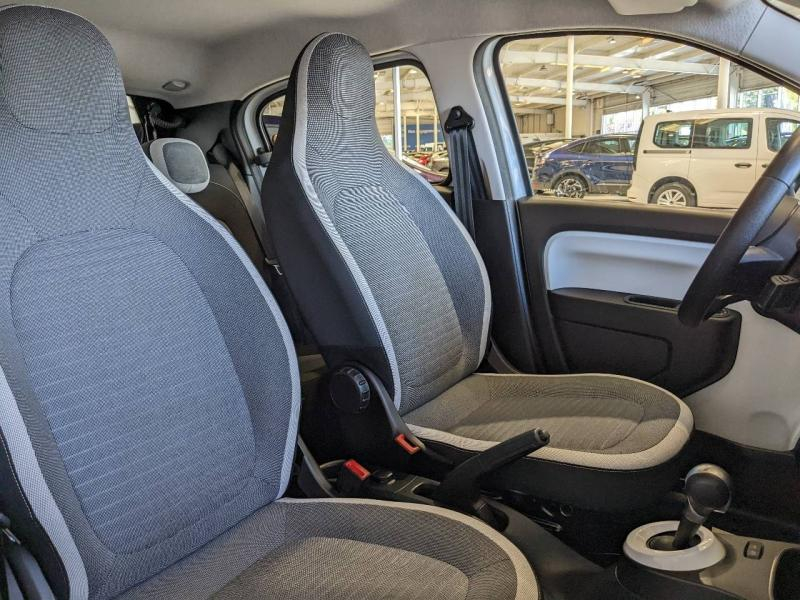 RENAULT Twingo d’occasion à vendre à CHENNEVIÈRES-SUR-MARNE chez ADP - SOVEA 94 (Photo 8)