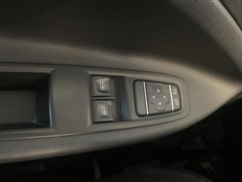 RENAULT Zoe d’occasion à vendre à CHENNEVIÈRES-SUR-MARNE chez ADP - SOVEA 94 (Photo 10)