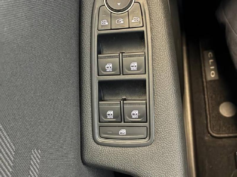 RENAULT Clio d’occasion à vendre à CHENNEVIÈRES-SUR-MARNE chez ADP - SOVEA 94 (Photo 10)