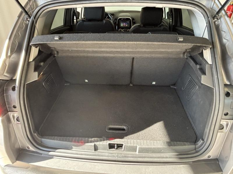 RENAULT Captur d’occasion à vendre à CHENNEVIÈRES-SUR-MARNE chez ADP - SOVEA 94 (Photo 11)