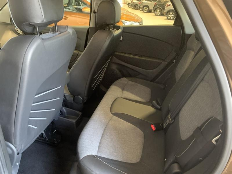 RENAULT Captur d’occasion à vendre à CHENNEVIÈRES-SUR-MARNE chez ADP - SOVEA 94 (Photo 9)