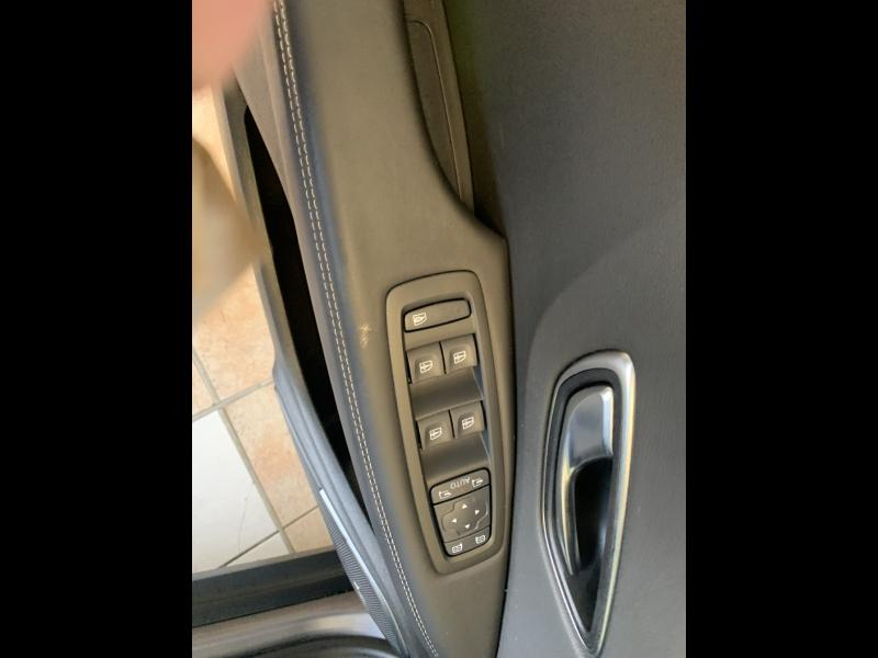 RENAULT Scenic d’occasion à vendre à CHENNEVIÈRES-SUR-MARNE chez ADP - SOVEA 94 (Photo 8)