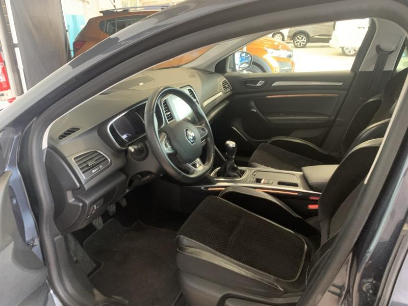 RENAULT Megane Estate d’occasion à vendre à CHENNEVIÈRES-SUR-MARNE chez ADP - SOVEA 94 (Photo 7)