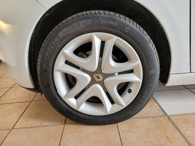 RENAULT Zoe d’occasion à vendre à CHENNEVIÈRES-SUR-MARNE chez ADP - SOVEA 94 (Photo 4)