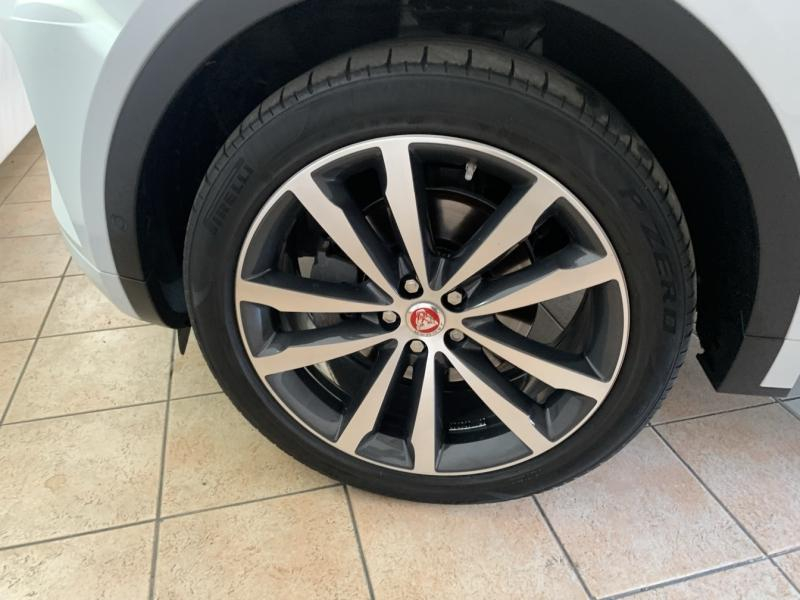 JAGUAR E-Pace d’occasion à vendre à CHENNEVIÈRES-SUR-MARNE chez ADP - SOVEA 94 (Photo 19)