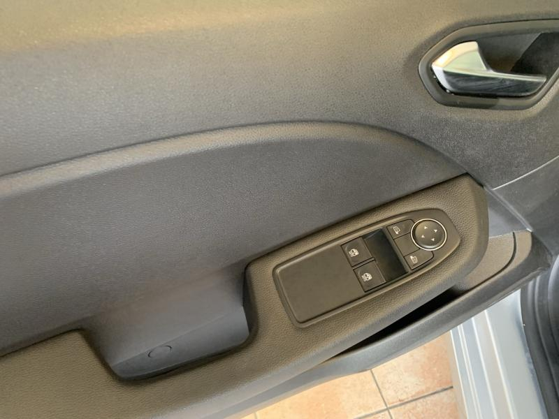 RENAULT Clio d’occasion à vendre à CHENNEVIÈRES-SUR-MARNE chez ADP - SOVEA 94 (Photo 8)