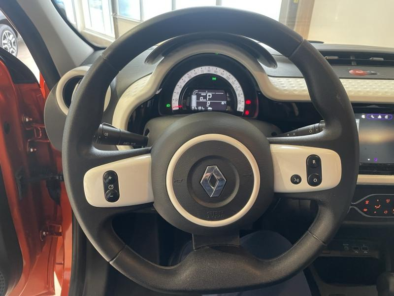 RENAULT Twingo d’occasion à vendre à CHENNEVIÈRES-SUR-MARNE chez ADP - SOVEA 94 (Photo 11)