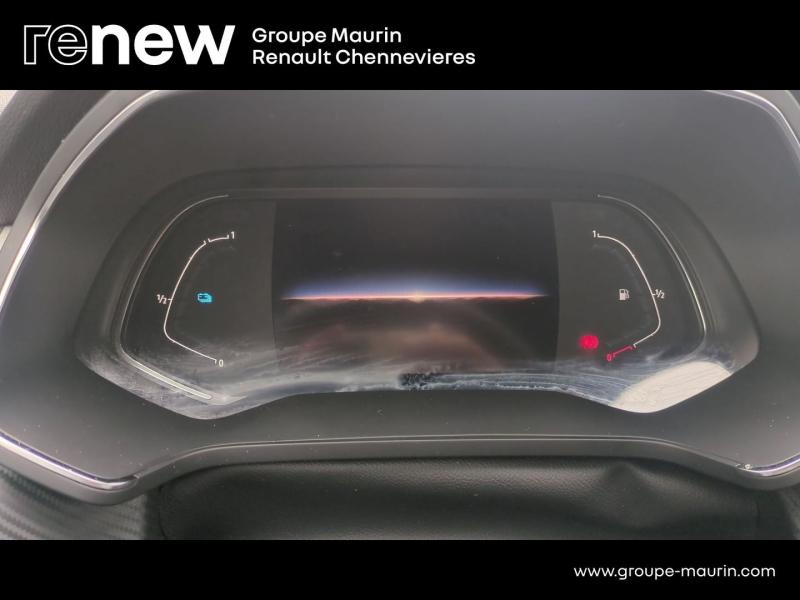 RENAULT Captur d’occasion à vendre à CHENNEVIÈRES-SUR-MARNE chez ADP - SOVEA 94 (Photo 10)