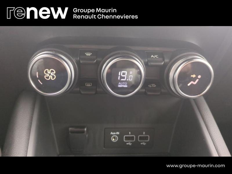 RENAULT Captur d’occasion à vendre à CHENNEVIÈRES-SUR-MARNE chez ADP - SOVEA 94 (Photo 13)
