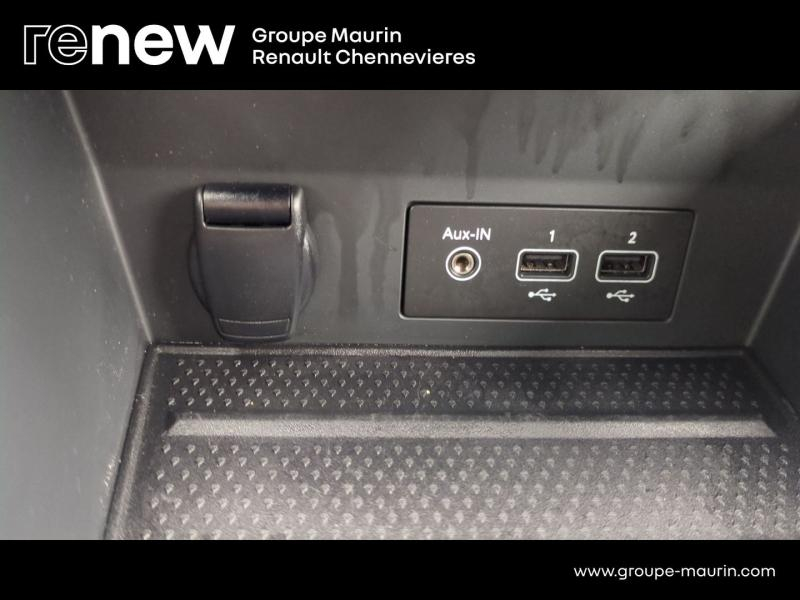 RENAULT Captur d’occasion à vendre à CHENNEVIÈRES-SUR-MARNE chez ADP - SOVEA 94 (Photo 14)