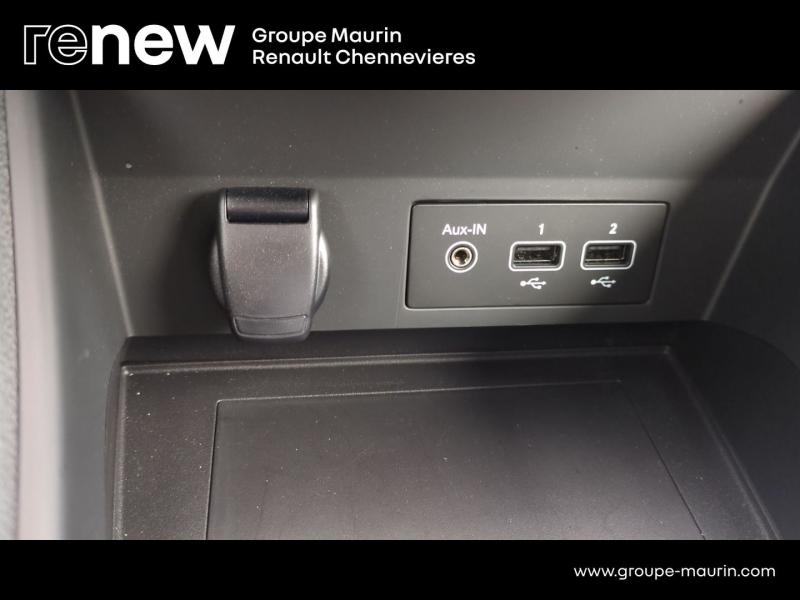 RENAULT Captur d’occasion à vendre à CHENNEVIÈRES-SUR-MARNE chez ADP - SOVEA 94 (Photo 13)