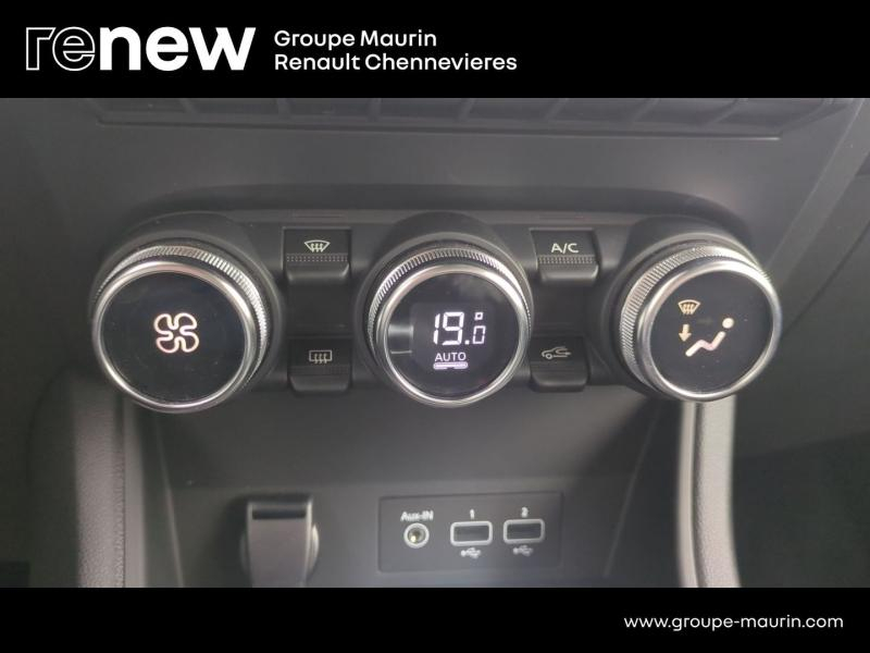 RENAULT Captur d’occasion à vendre à CHENNEVIÈRES-SUR-MARNE chez ADP - SOVEA 94 (Photo 15)