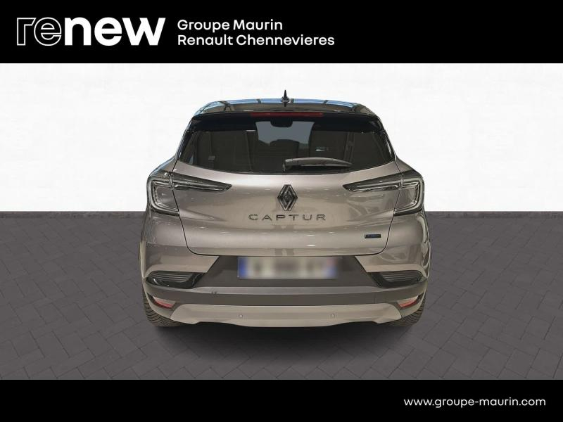 RENAULT Captur d’occasion à vendre à CHENNEVIÈRES-SUR-MARNE chez ADP - SOVEA 94 (Photo 4)
