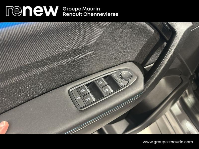 RENAULT Captur d’occasion à vendre à CHENNEVIÈRES-SUR-MARNE chez ADP - SOVEA 94 (Photo 15)