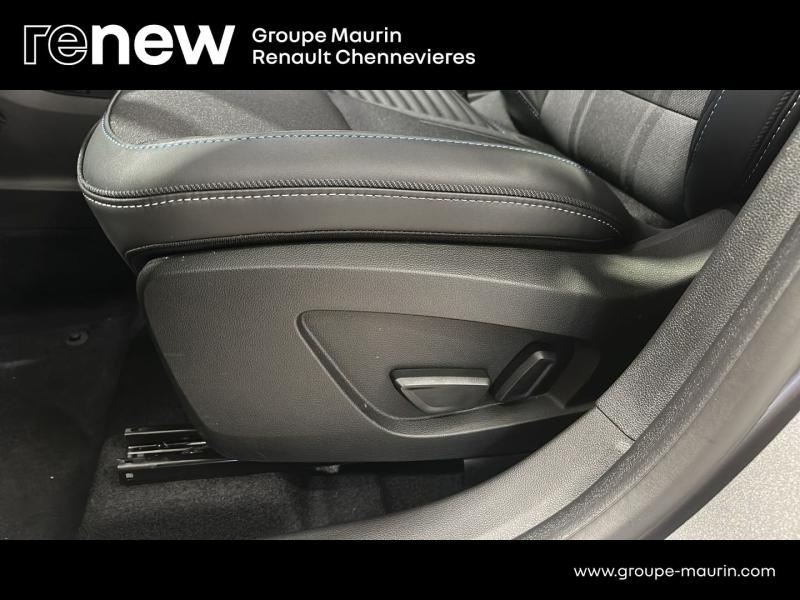 RENAULT Captur d’occasion à vendre à CHENNEVIÈRES-SUR-MARNE chez ADP - SOVEA 94 (Photo 16)