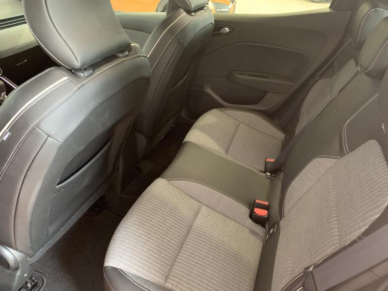 RENAULT Clio d’occasion à vendre à CHENNEVIÈRES-SUR-MARNE chez ADP - SOVEA 94 (Photo 5)