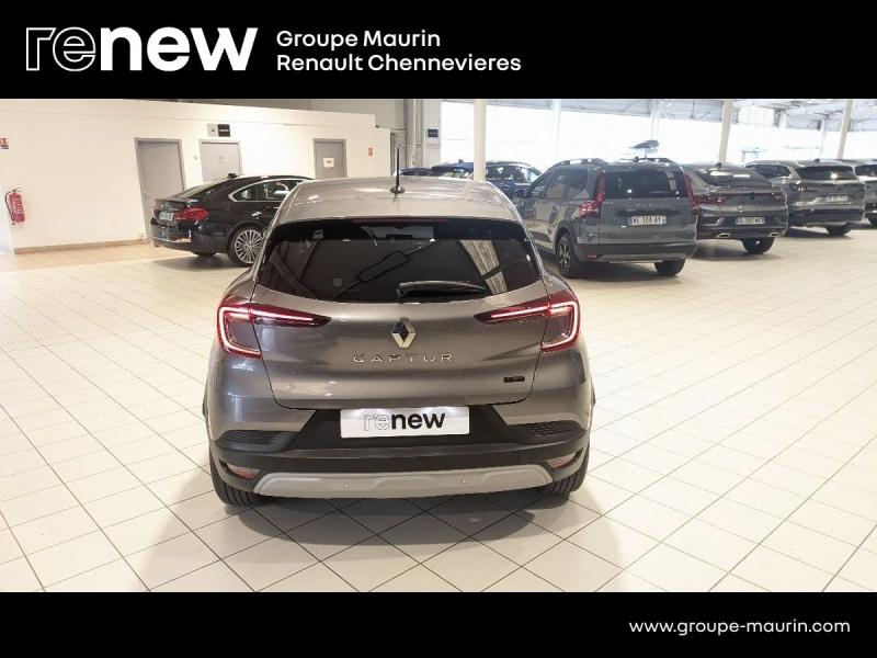 RENAULT Captur d’occasion à vendre à CHENNEVIÈRES-SUR-MARNE chez ADP - SOVEA 94 (Photo 7)
