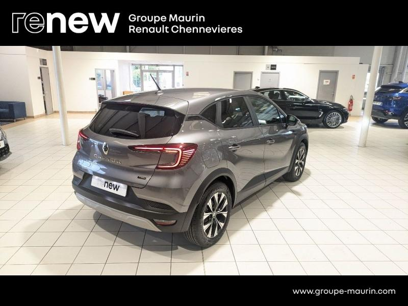 RENAULT Captur d’occasion à vendre à CHENNEVIÈRES-SUR-MARNE chez ADP - SOVEA 94 (Photo 8)