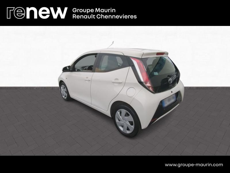 TOYOTA Aygo d’occasion à vendre à CHENNEVIÈRES-SUR-MARNE chez ADP - SOVEA 94 (Photo 6)