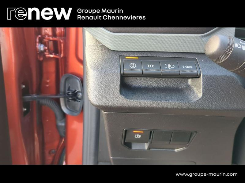 DACIA Duster d’occasion à vendre à CHENNEVIÈRES-SUR-MARNE chez ADP - SOVEA 94 (Photo 15)