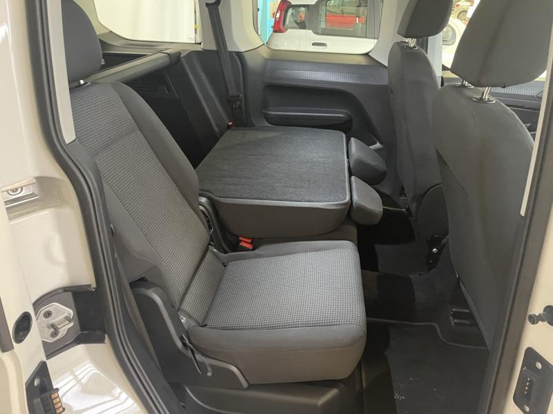 VOLKSWAGEN Caddy d’occasion à vendre à CHENNEVIÈRES-SUR-MARNE chez ADP - SOVEA 94 (Photo 12)