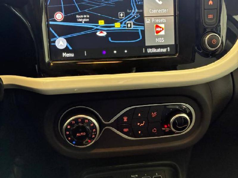 RENAULT Twingo d’occasion à vendre à CHENNEVIÈRES-SUR-MARNE chez ADP - SOVEA 94 (Photo 8)